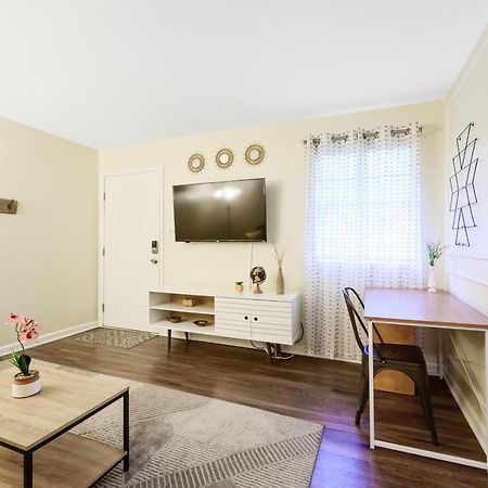Dapper Digs - King Bed - Long Term Stays - Duke 더럼 외부 사진