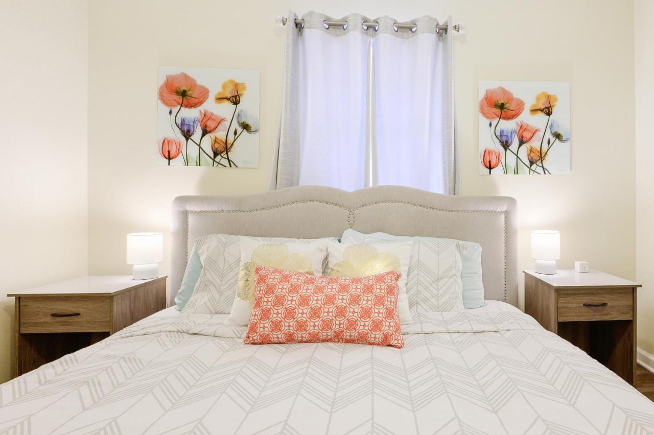 Dapper Digs - King Bed - Long Term Stays - Duke 더럼 외부 사진