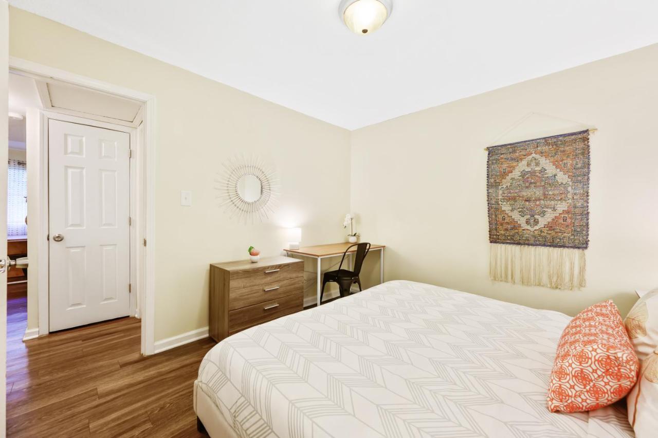 Dapper Digs - King Bed - Long Term Stays - Duke 더럼 외부 사진