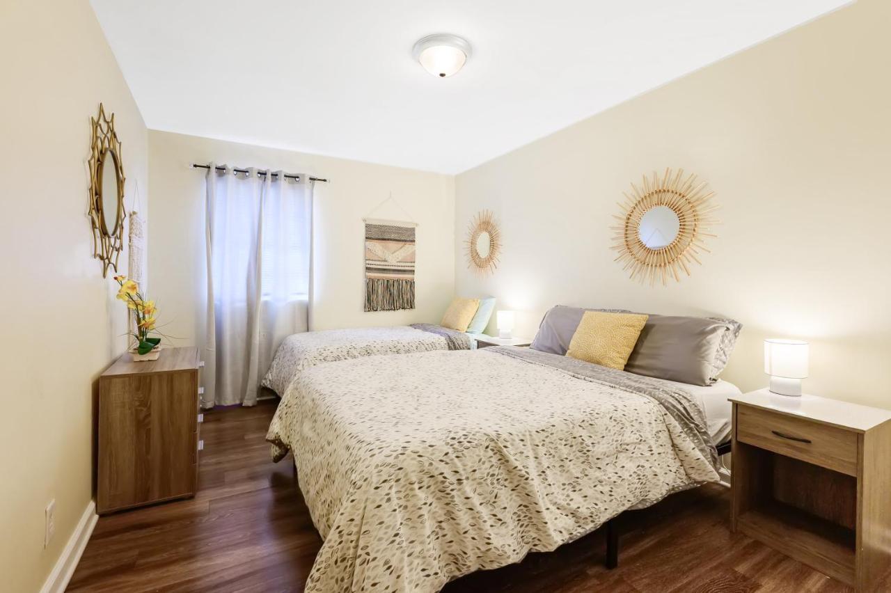 Dapper Digs - King Bed - Long Term Stays - Duke 더럼 외부 사진